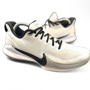 Nike Mamba Wht/Blk Men’s size 8.5